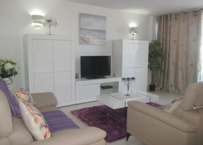 Linda Mar Апартаменты